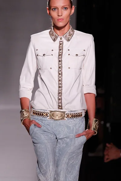 Look 1
